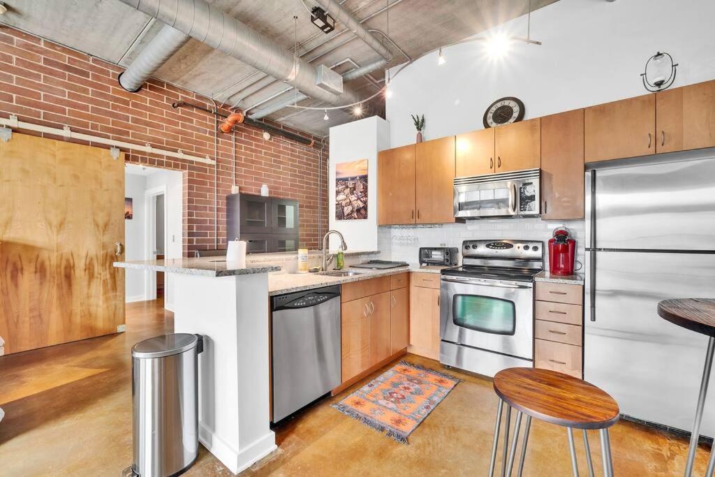 Charming 1br - Full Kitchen - Uptown Living * Charlotte