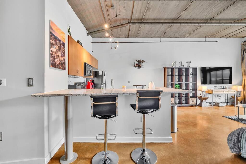 Charming 1br - Full Kitchen - Uptown Living Charlotte