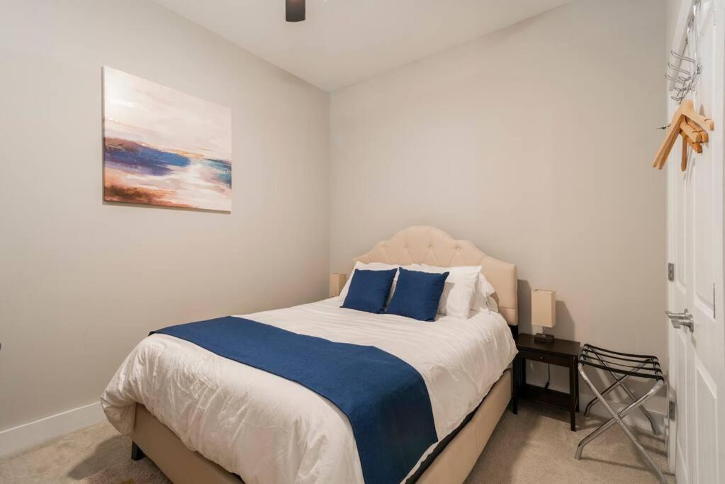 Queen Bed In Dilworth ◈ Shopping ◈ Restaurants *