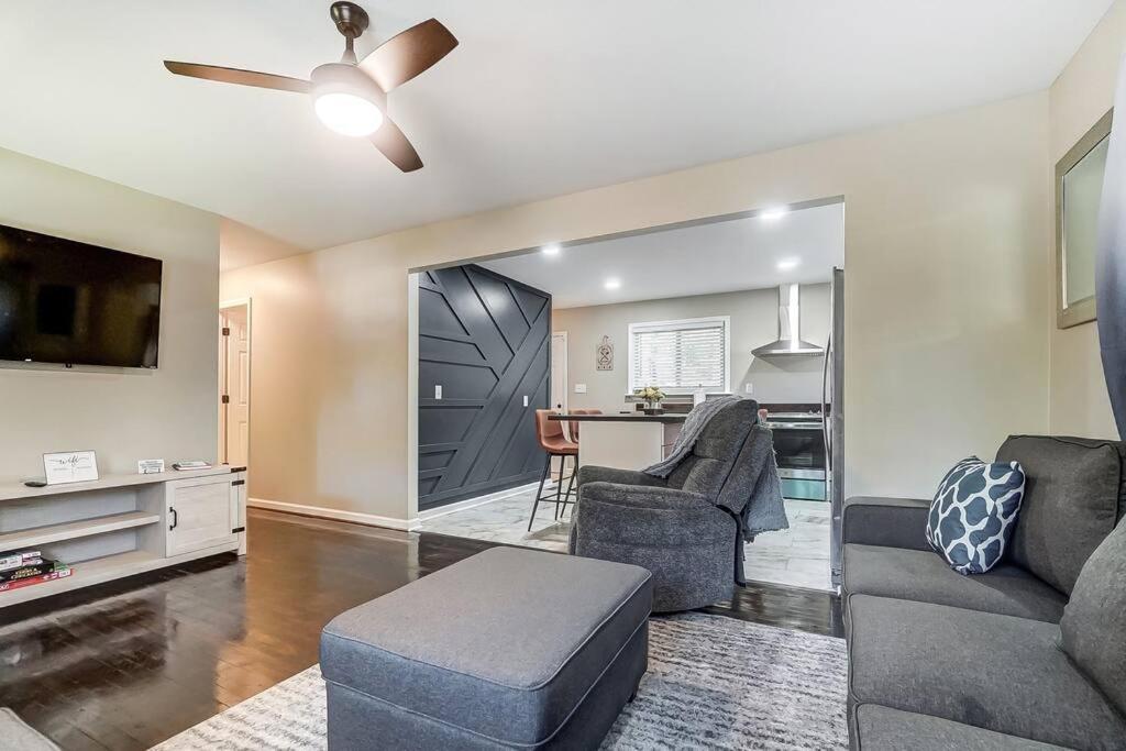 Charm Haven With Outdoor Tv Charlotte