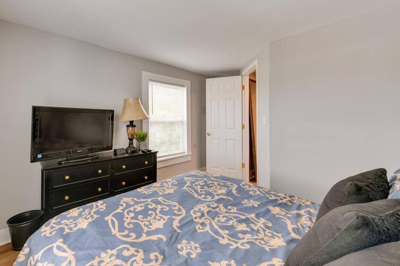 Holiday home Stunning Retreat About 2 Mi To Center!