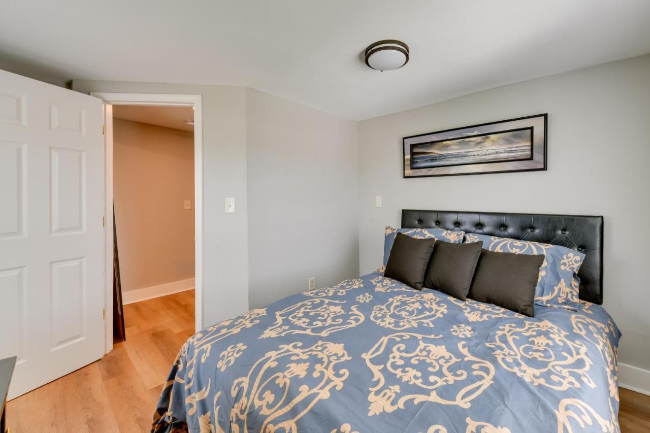 Stunning Retreat About 2 Mi To Center! *