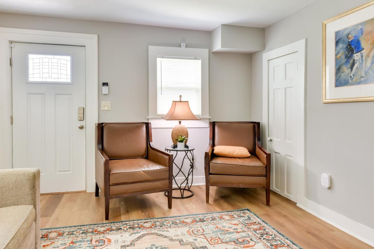 Stunning Retreat About 2 Mi To Center! Charlotte