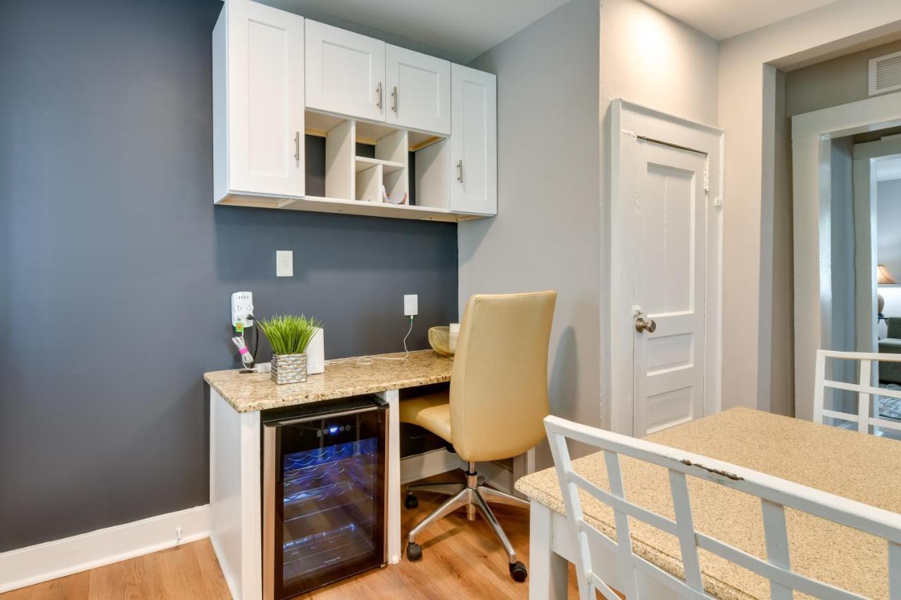 Stunning Retreat About 2 Mi To Center!