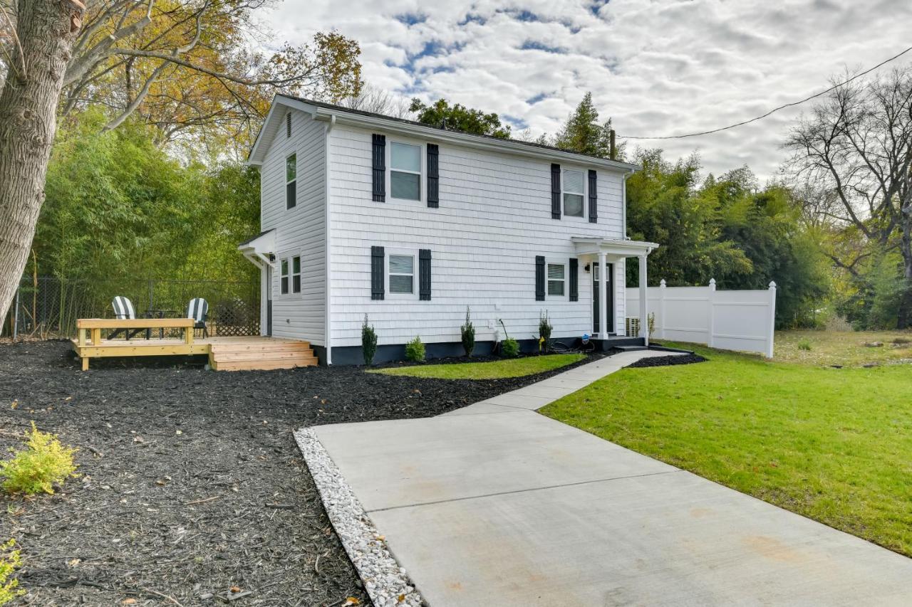 Holiday home Stunning Retreat About 2 Mi To Center! *