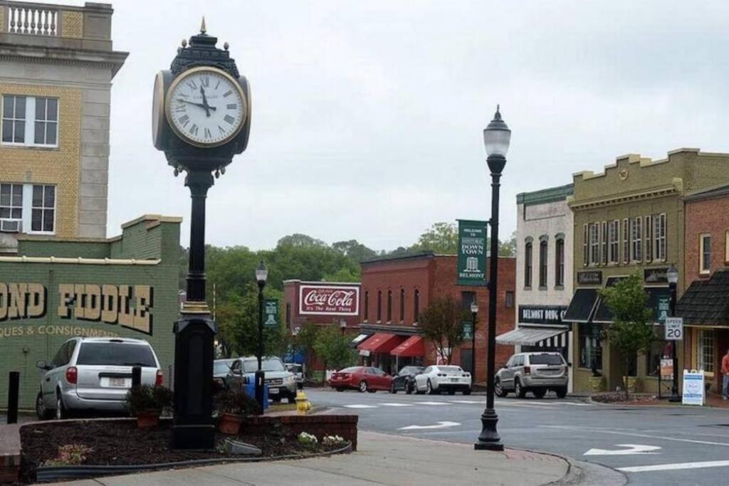 3-bdr Direct Waterfront Holiday home *