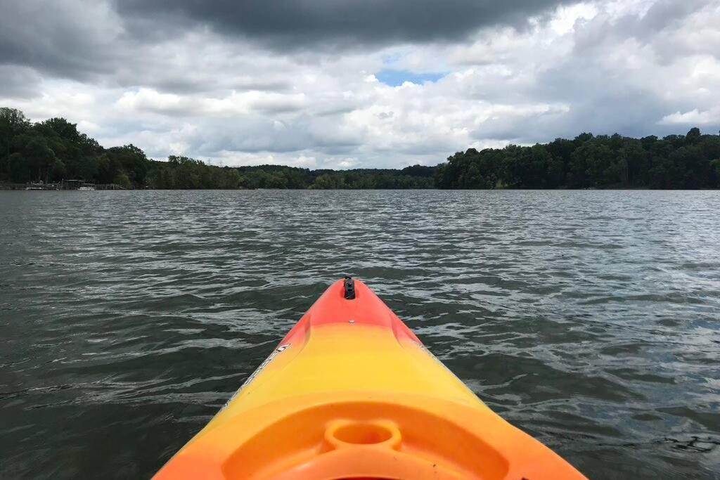 3-bdr Direct Waterfront * Charlotte