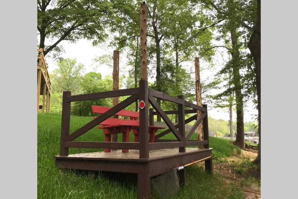 3-bdr Direct Waterfront *