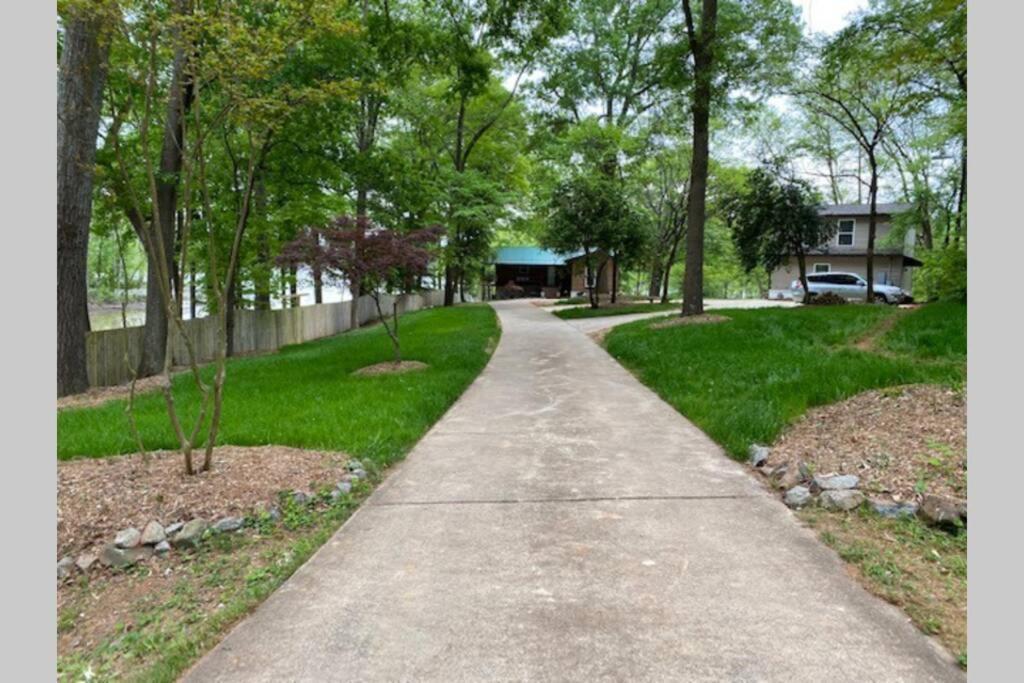 Holiday home 3-bdr Direct Waterfront Charlotte