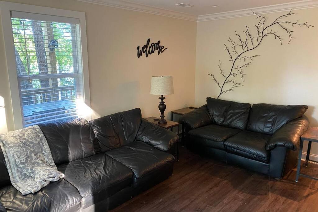 3-bdr Direct Waterfront Charlotte