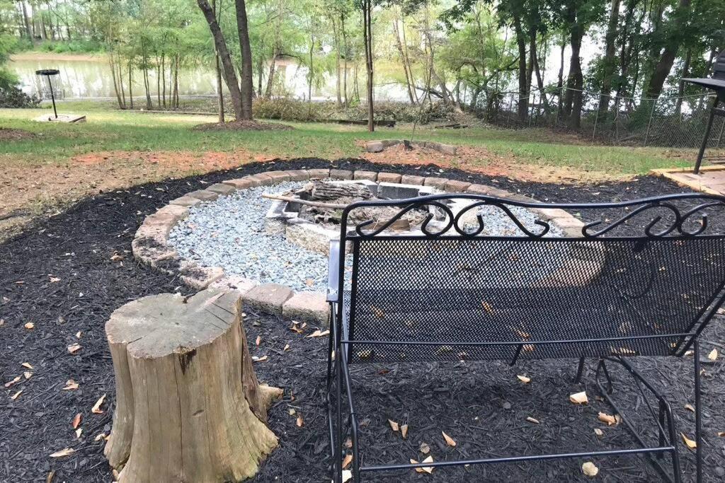 3-bdr Direct Waterfront Charlotte