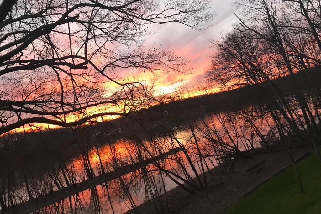 3-bdr Direct Waterfront * Charlotte