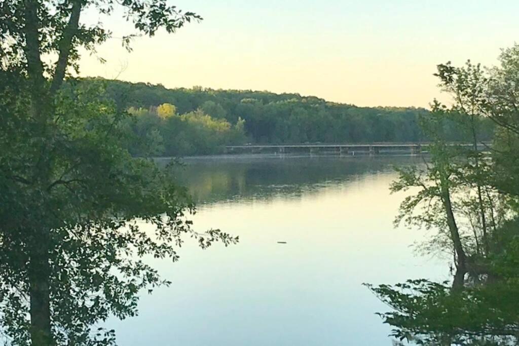 3-bdr Direct Waterfront * Charlotte