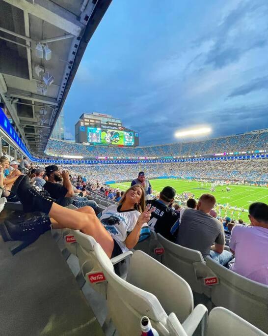 Dt Charm With Pool,gym,wine,wkspace, Free Parking * Charlotte