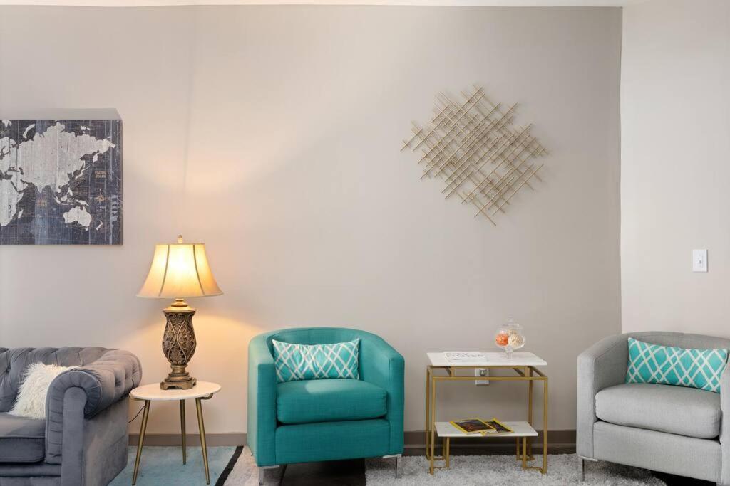 Apartment Dt Charm With Pool,gym,wine,wkspace, Free Parking *