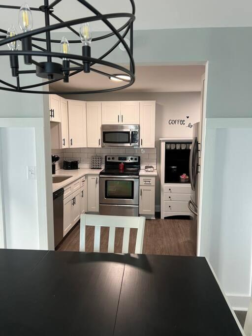 Newly Renovated Cute 3 Bedroom 2 Bath Charlotte