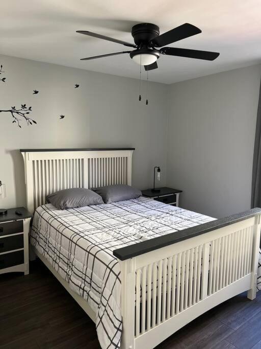 Newly Renovated Cute 3 Bedroom 2 Bath Holiday home Charlotte