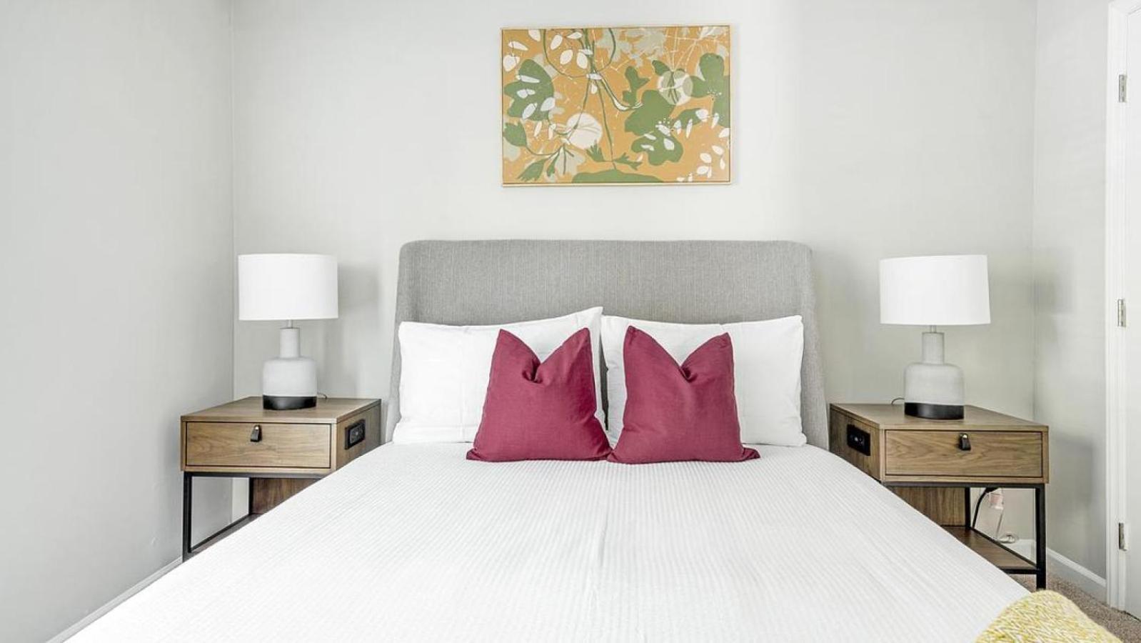 Landing - Modern With Amazing Amenities Charlotte