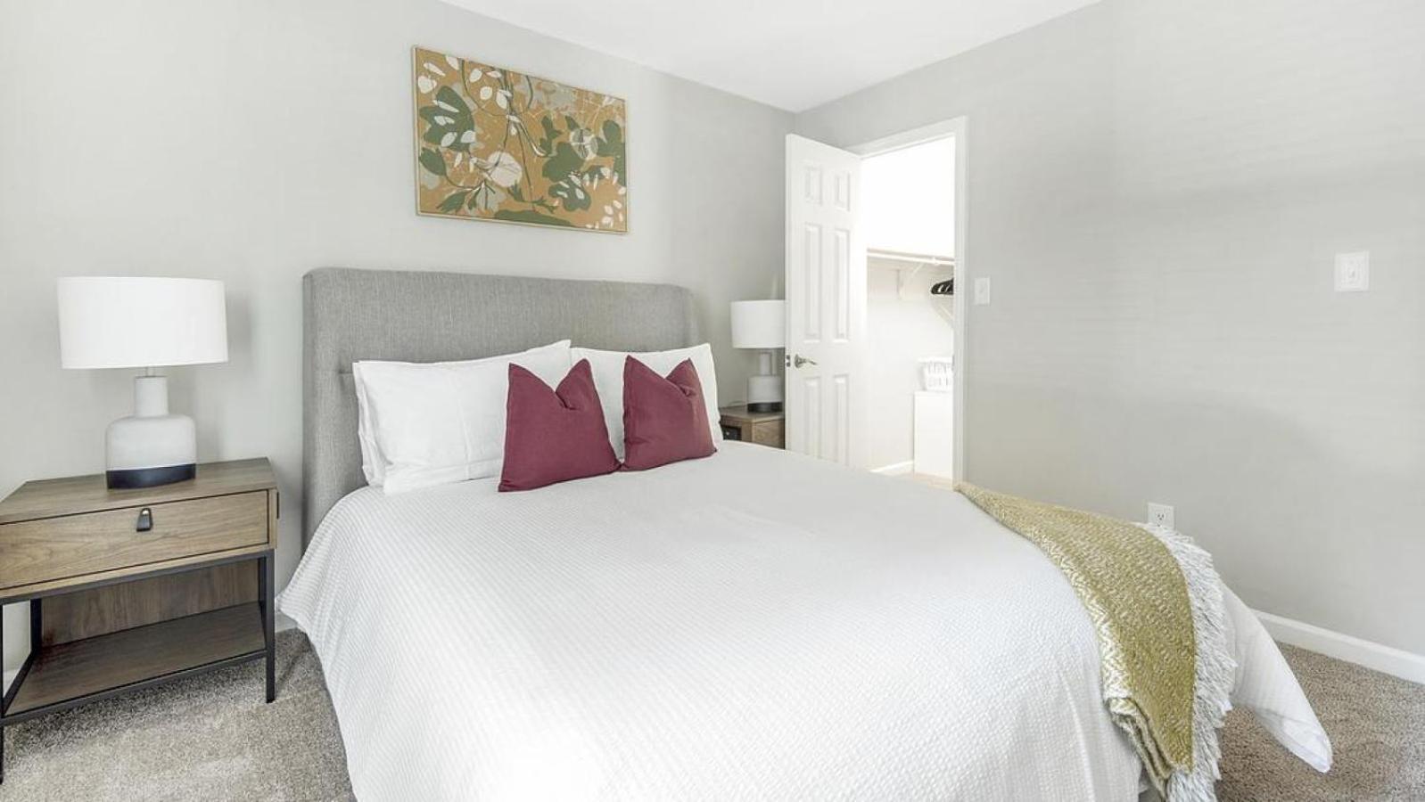 Apartment Landing - Modern With Amazing Amenities Charlotte