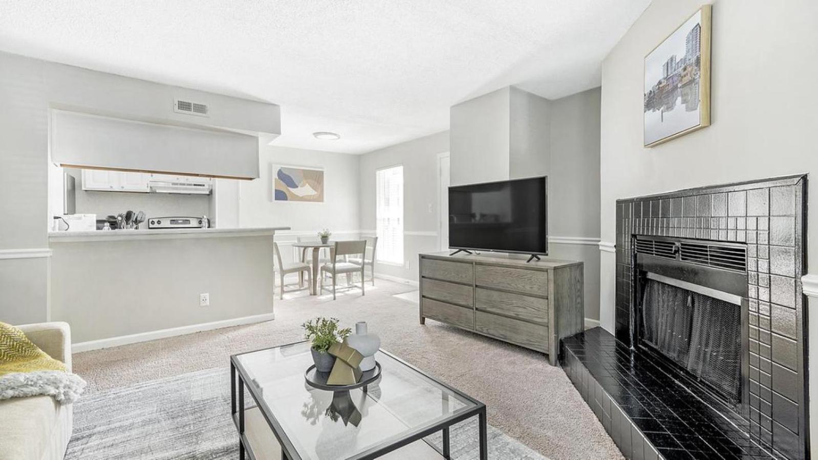 Landing - Modern With Amazing Amenities Apartment