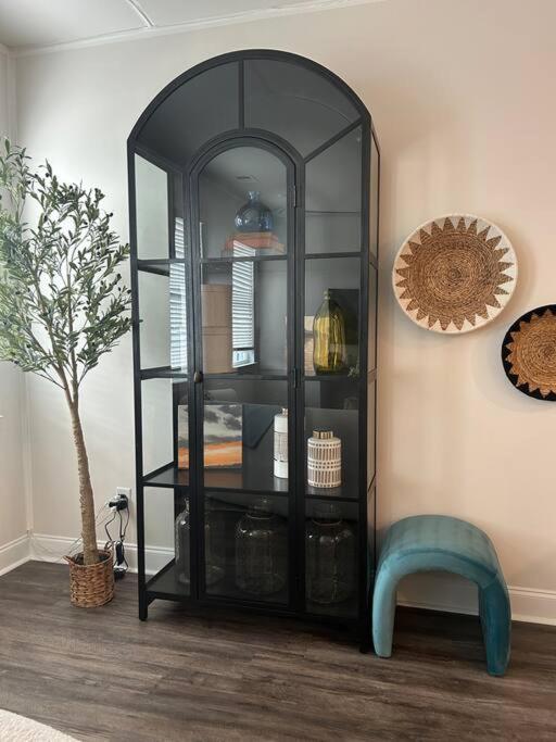 The Royal Escape - Featured On Is Blind S6 Holiday home Charlotte