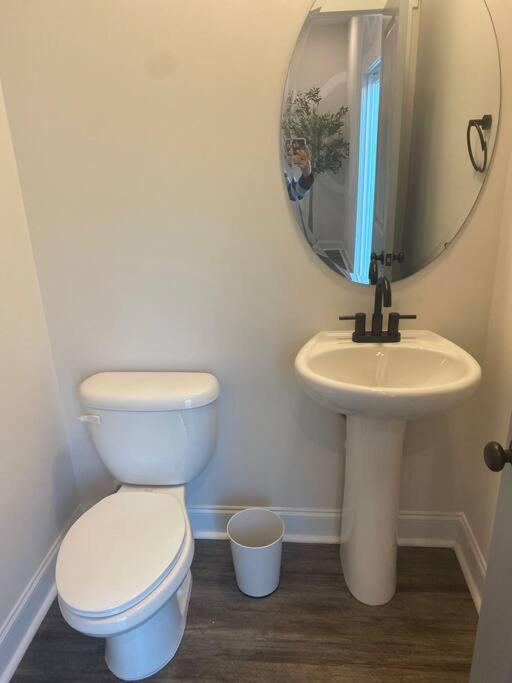 The Royal Escape - Featured On Is Blind S6 Holiday home Charlotte