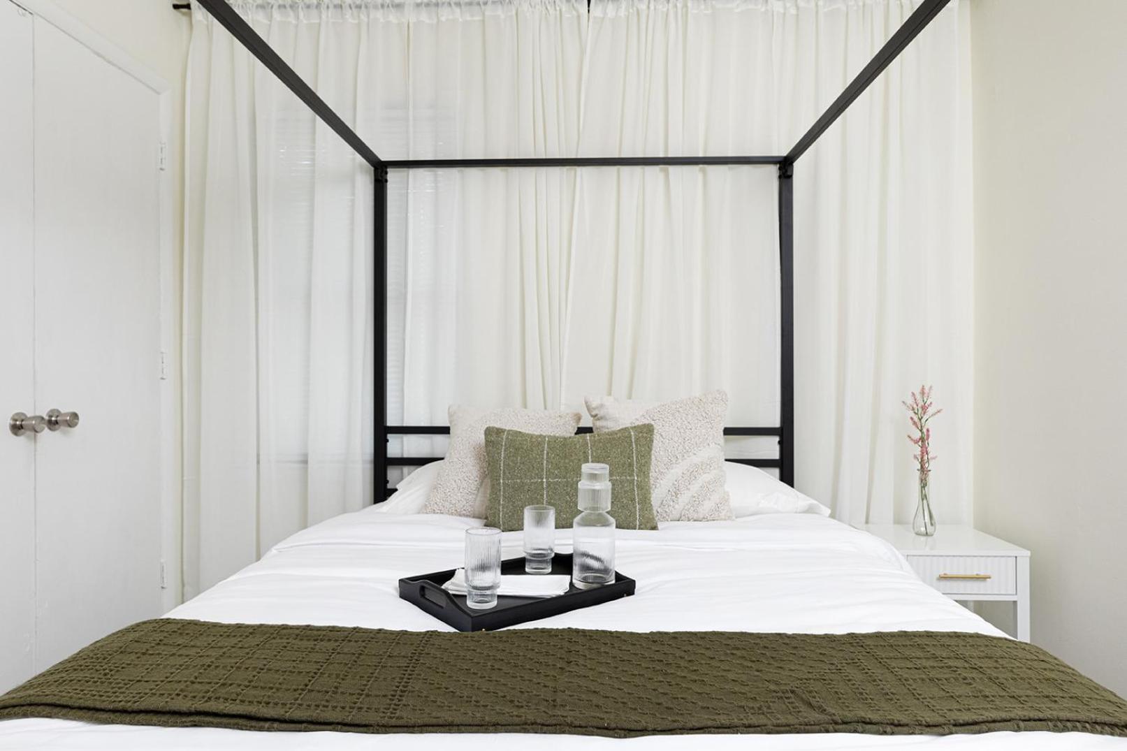 Holiday home Lux Deco King Beds Near Uptown & Breweries *