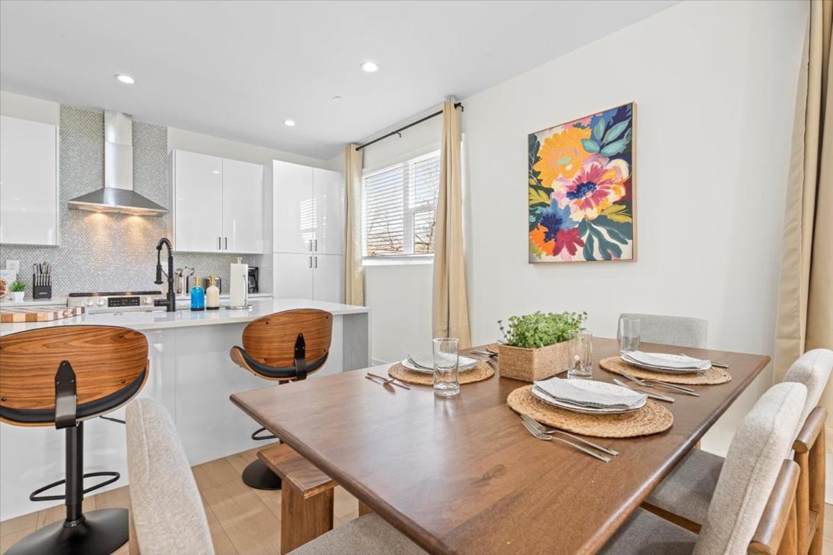 Apartment Elegant 3br3.5ba Modern Townhouse