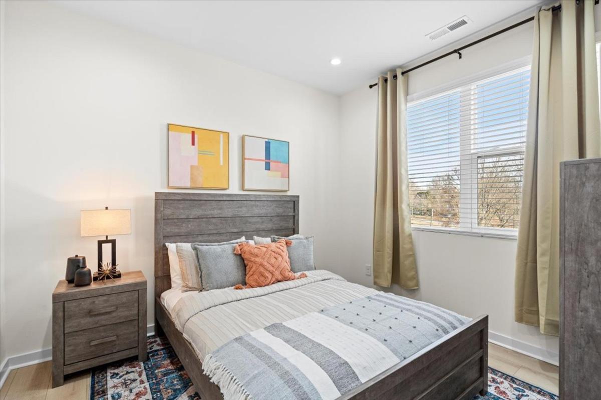 Elegant 3br3.5ba Modern Townhouse *