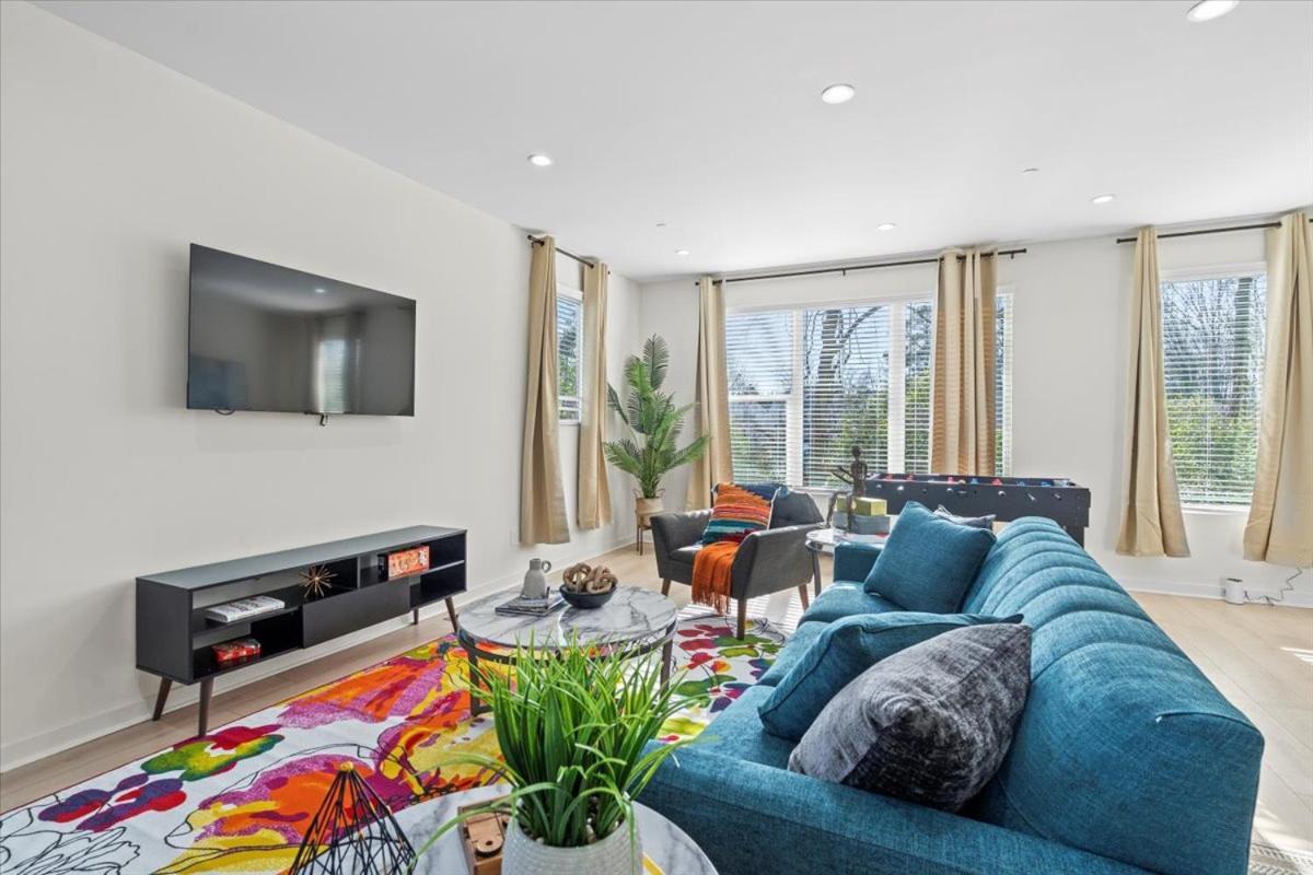 Elegant 3br3.5ba Modern Townhouse * Charlotte