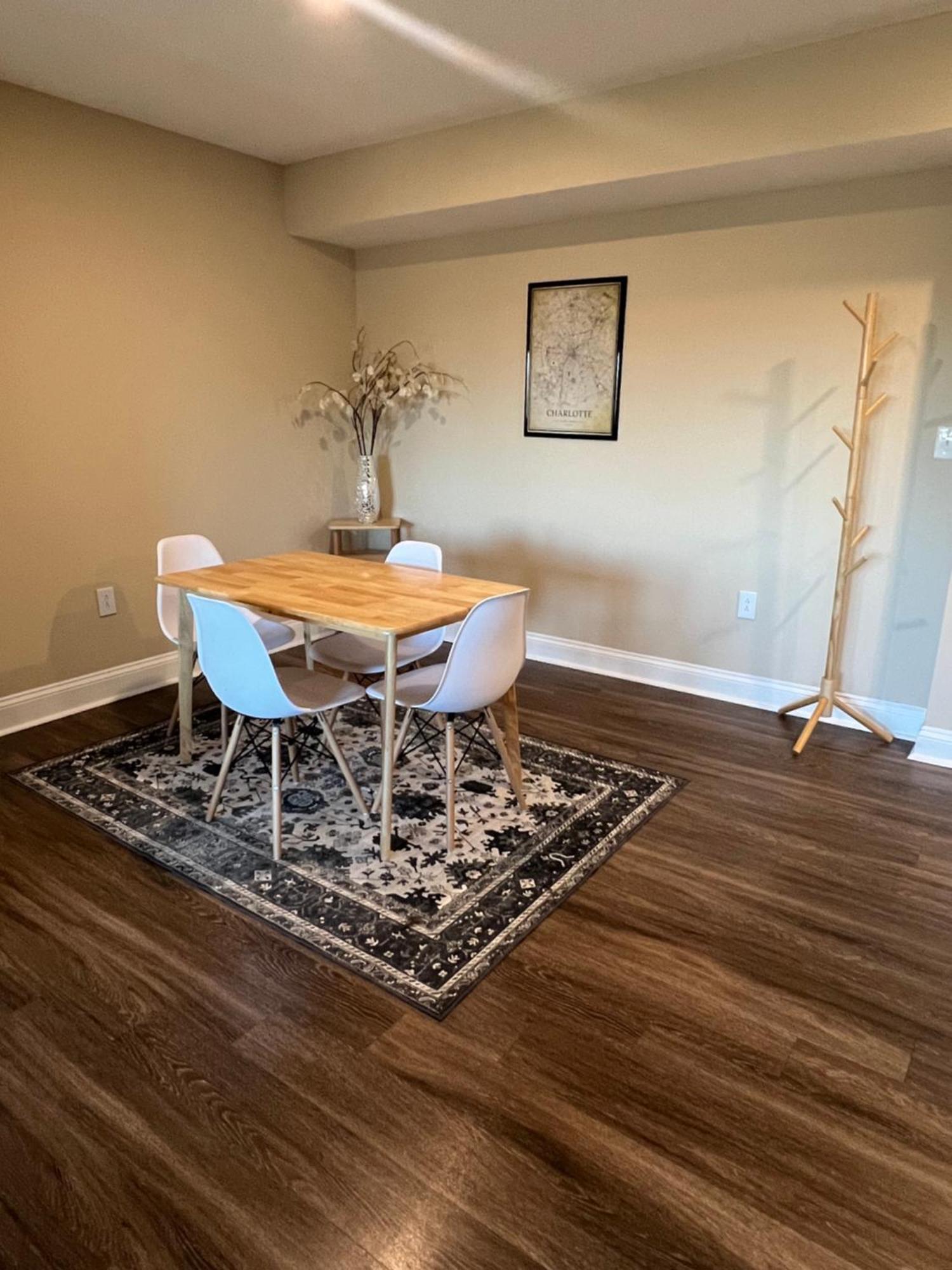 Spacious 2 Bed, 2 Bath Uptown Gem In The Heart Of The City-parking-wi-fi-balcony-walk To Boa Stadium *