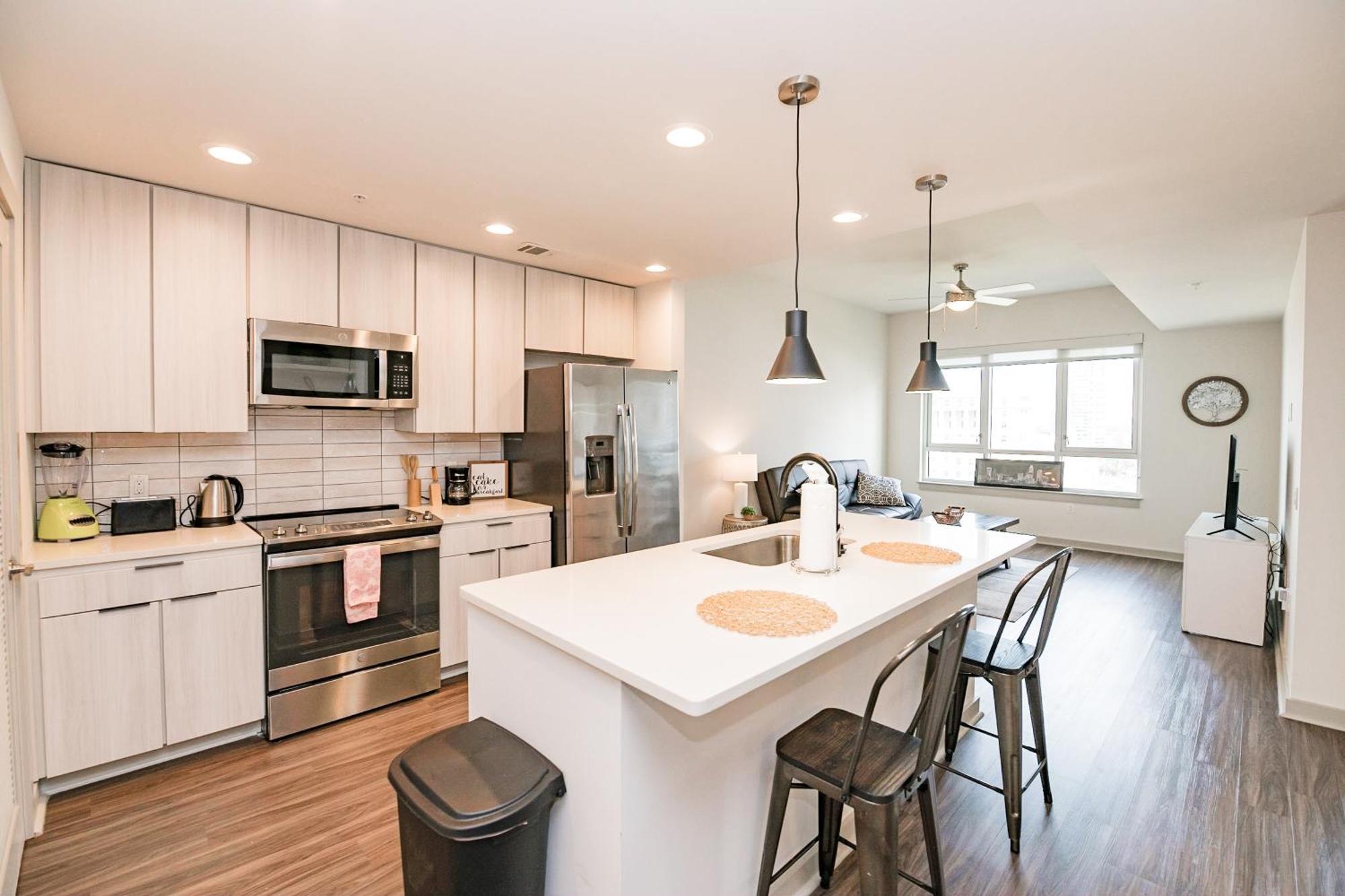 Corporate Uptown Furnished *