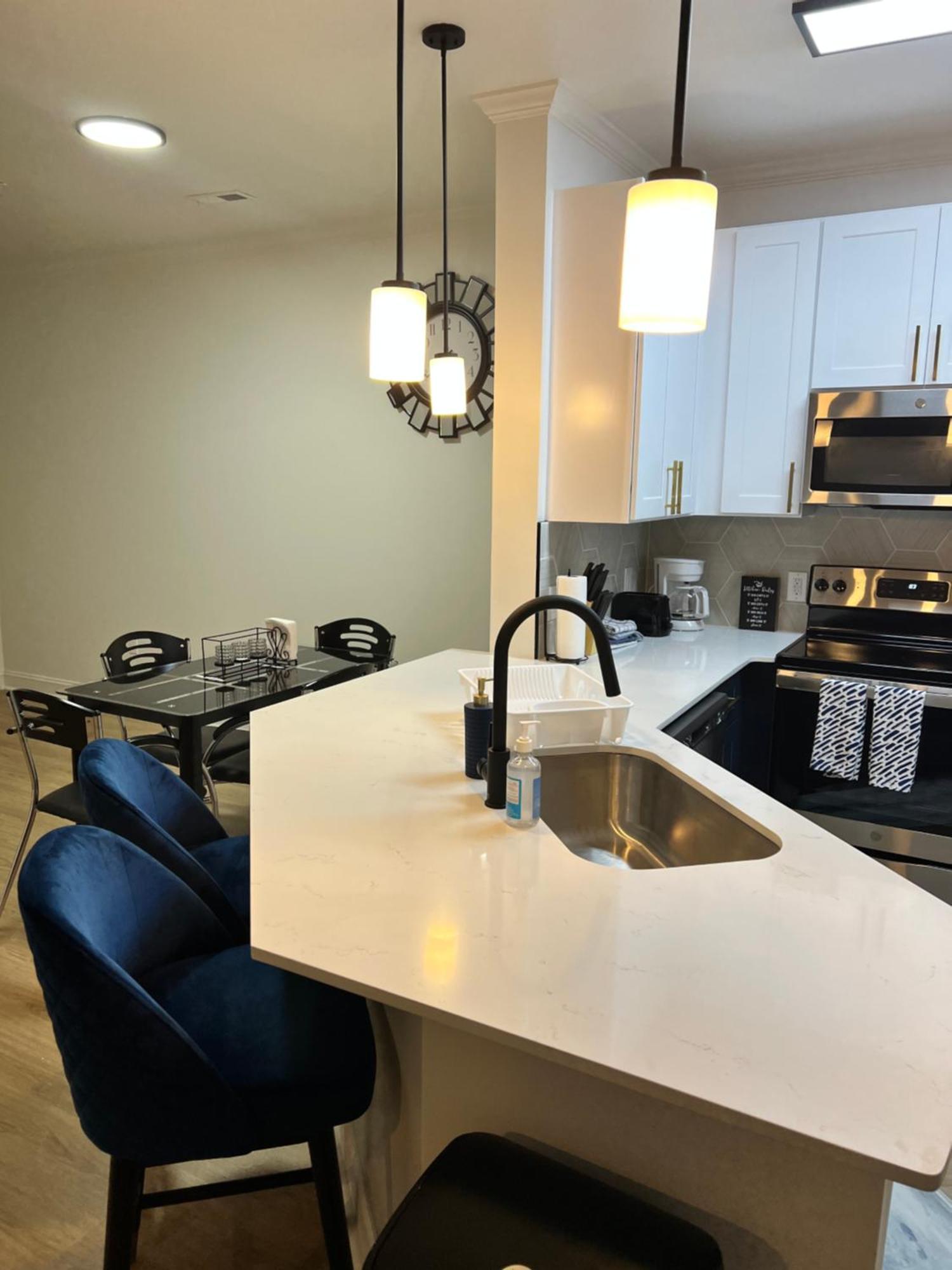 South Charlotte's Cozy & Modern * Charlotte