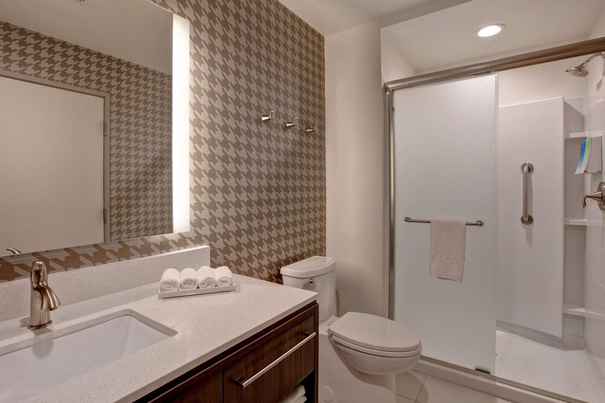 Home2 By Hilton Charlotte Northlake Hotel 3*