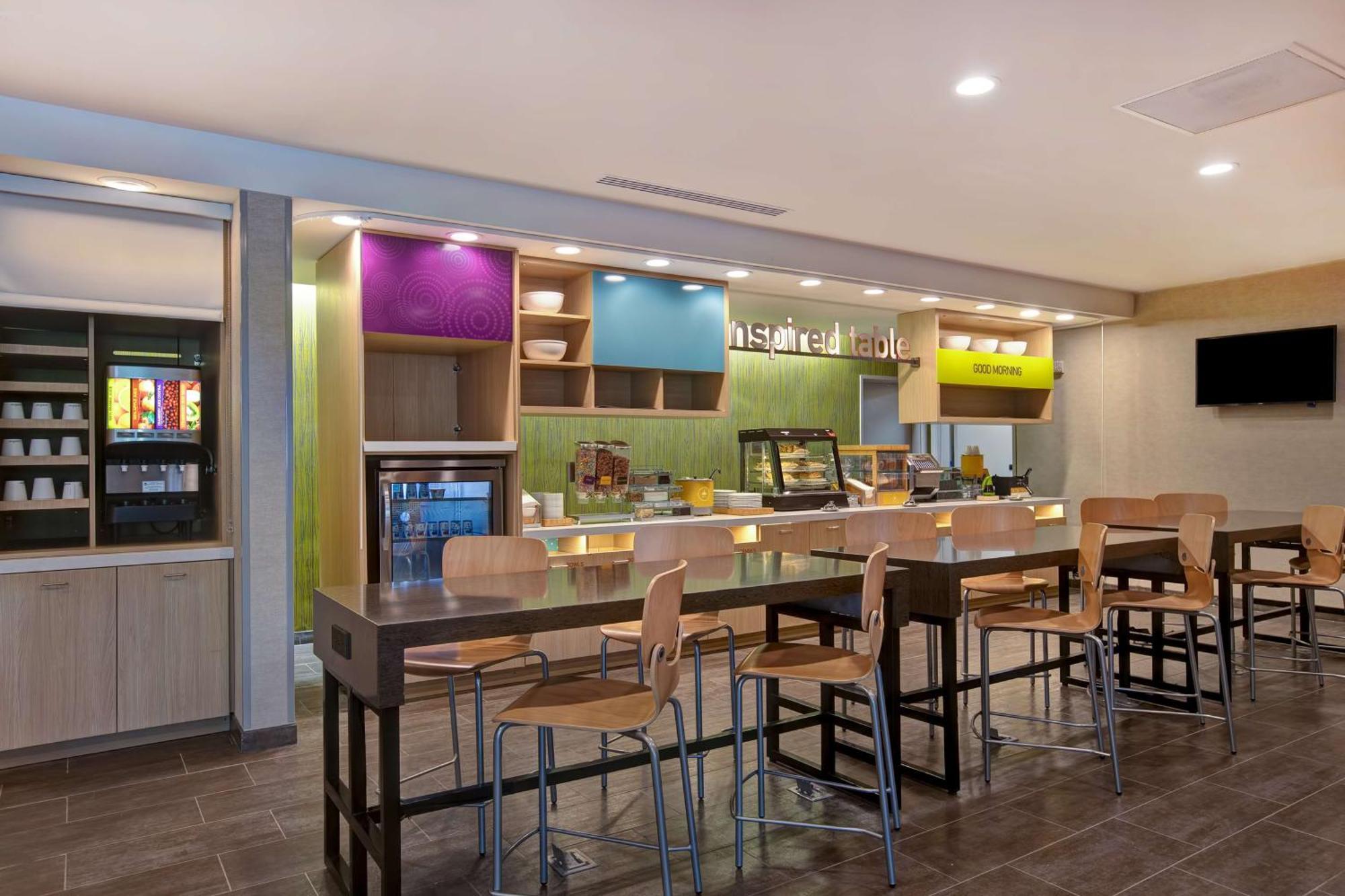 Hotel Home2 By Hilton Charlotte Northlake 3*