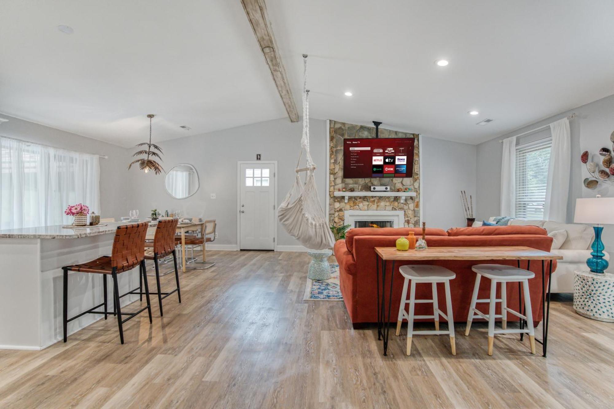 Vibrant South Clt Oasis, 3brs, Patio, Fire Pit * Charlotte