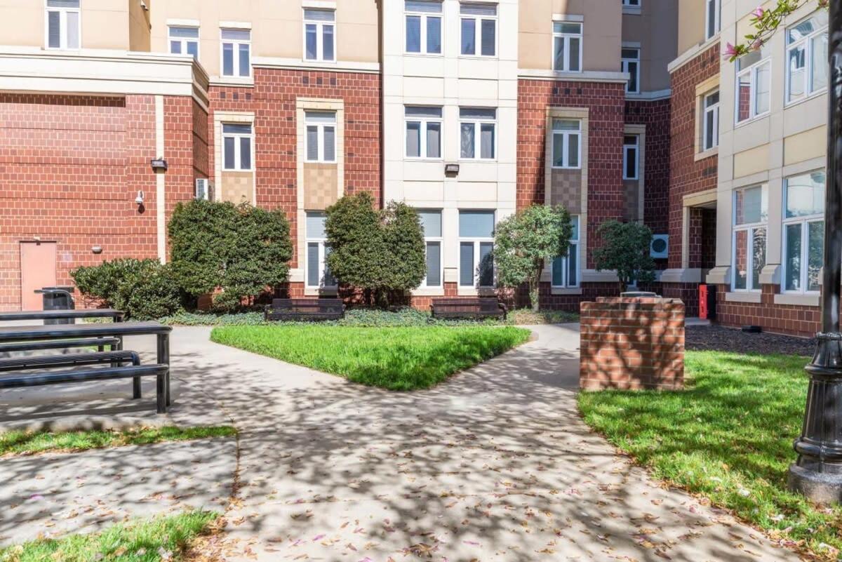 Apartment 3br Premium Downtown With Office & Gym *