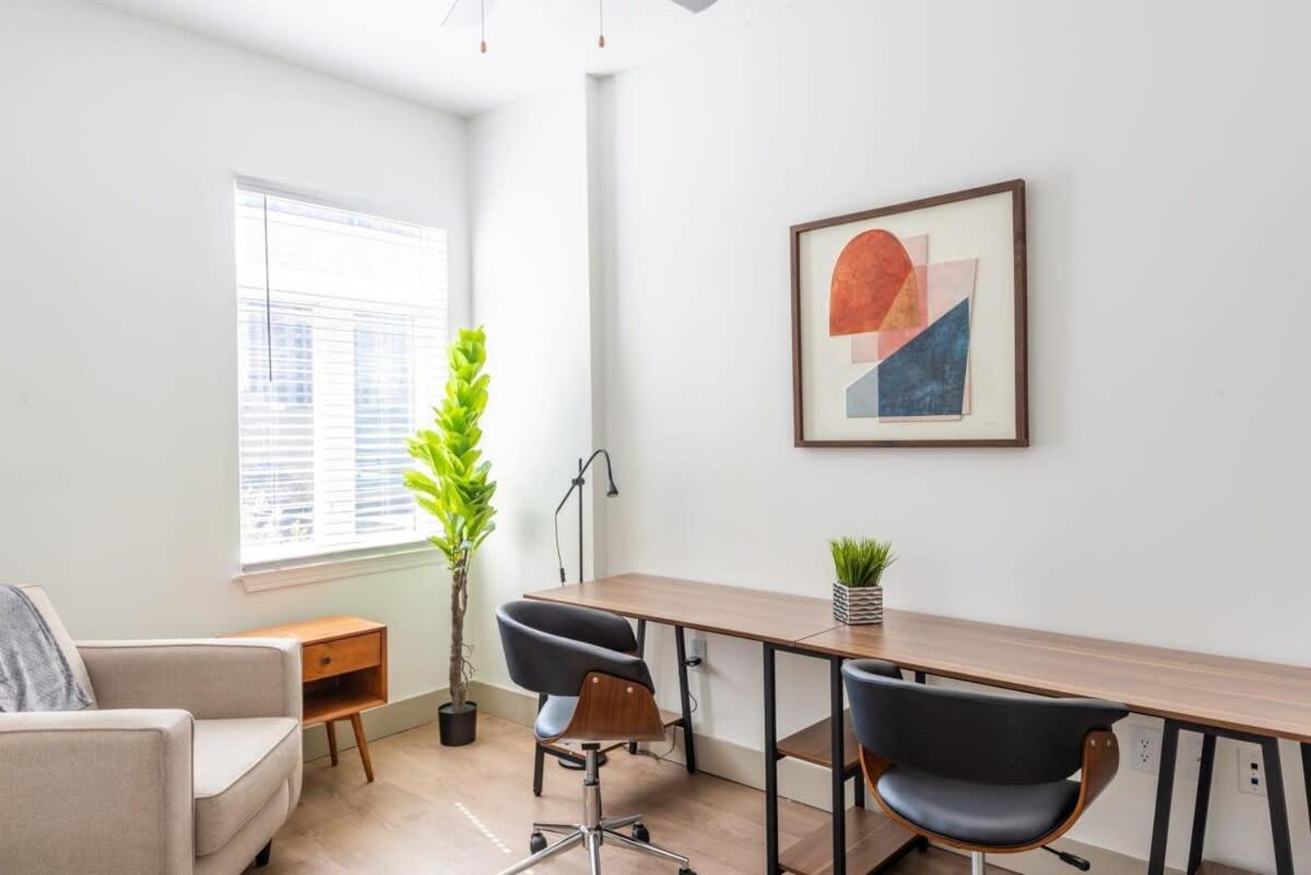 Apartment 3br Premium Downtown With Office & Gym *