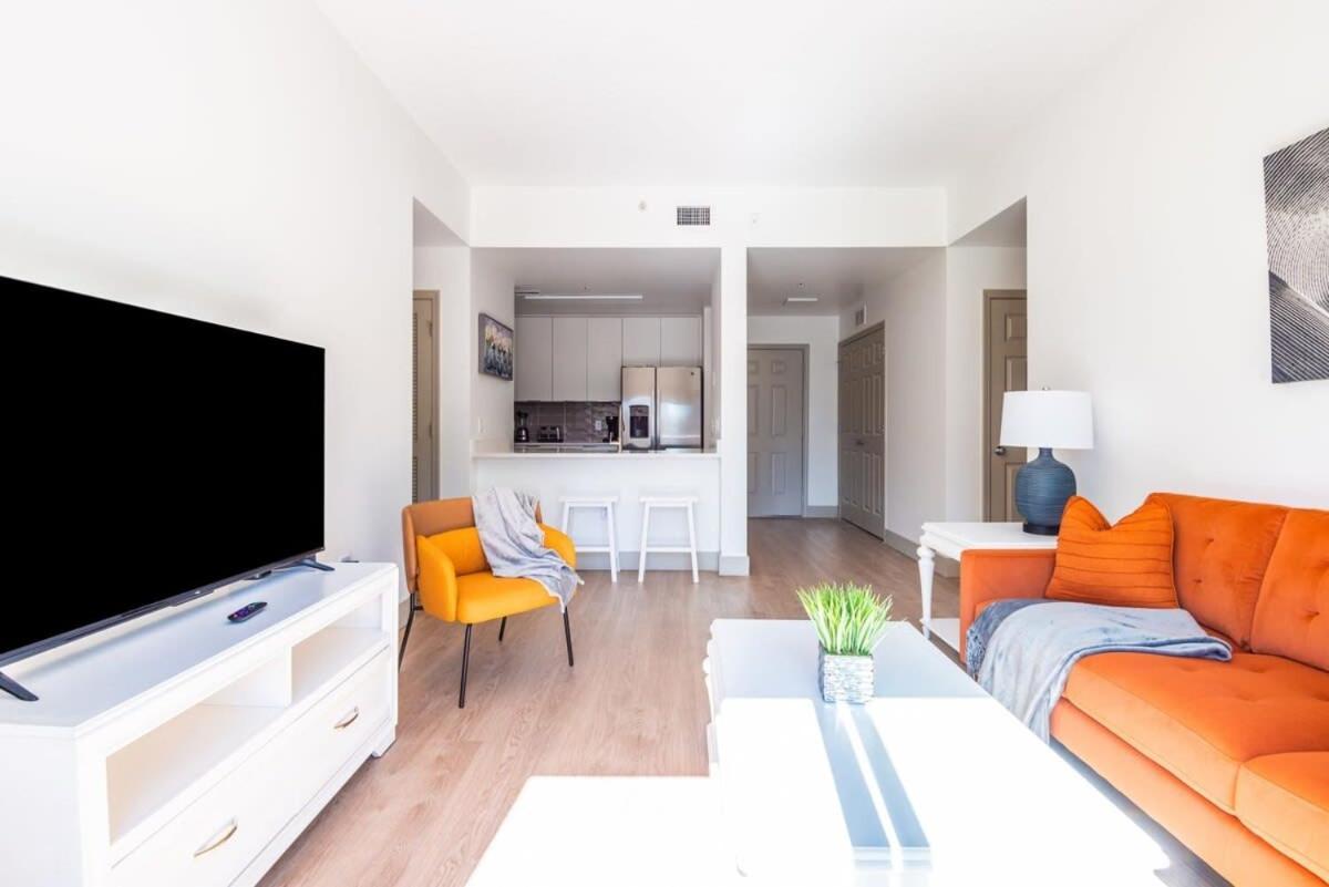 3br Premium Downtown With Office & Gym Apartment Charlotte