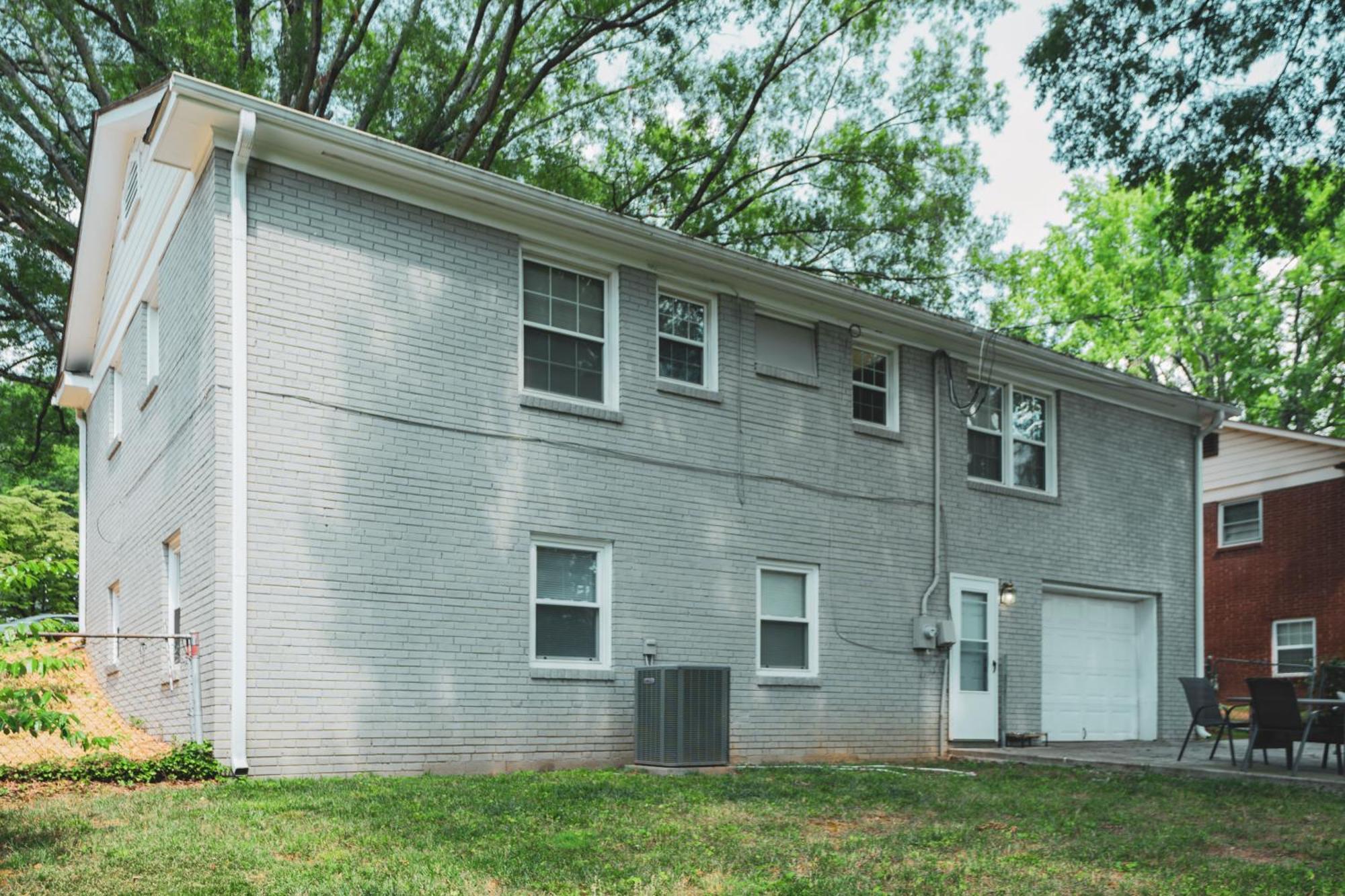 Holiday home Spacious With Pet-friendly Yard Charlotte