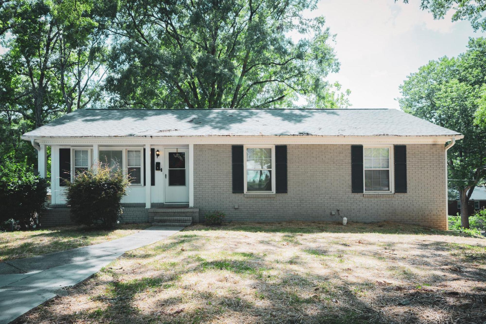 Spacious With Pet-friendly Yard *