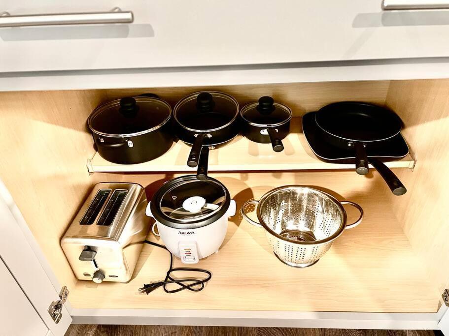 Spacious 4-bedroom House,6beds With Office Space * Charlotte