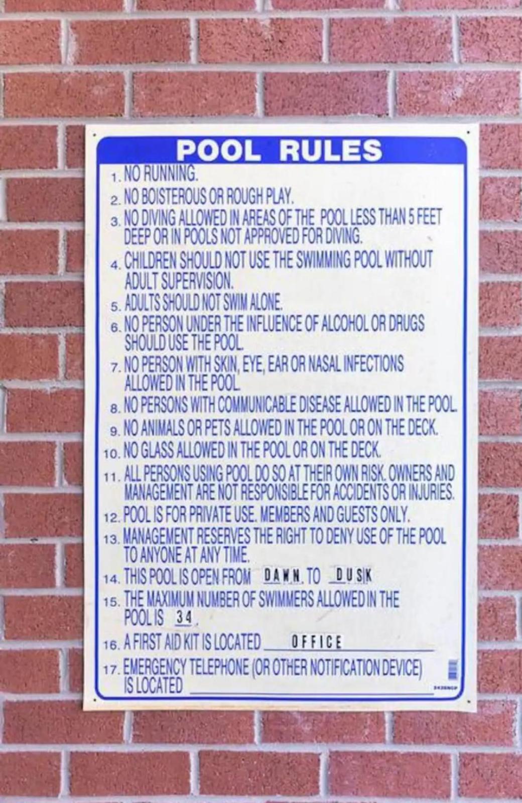 Uptown And Adventures With Pool, Bars & Shops