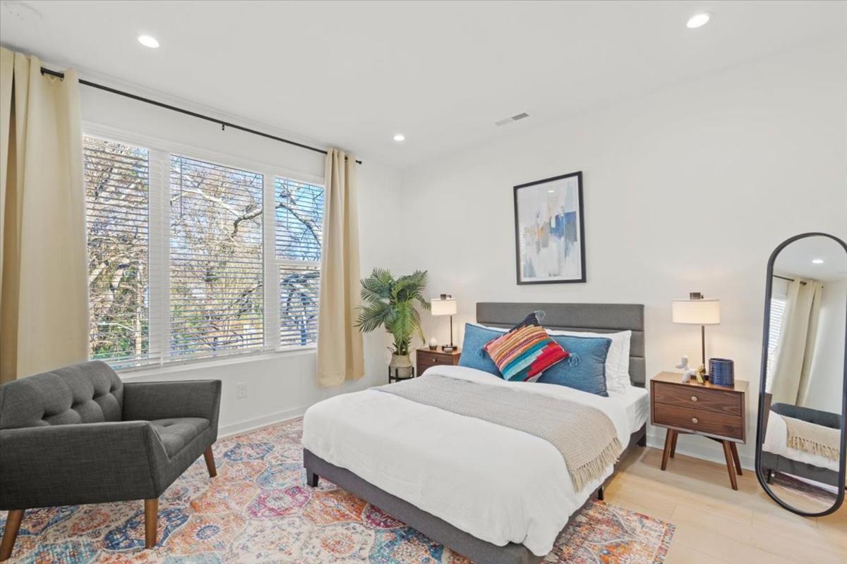 2 Unit Modern Close To Uptown Charlotte