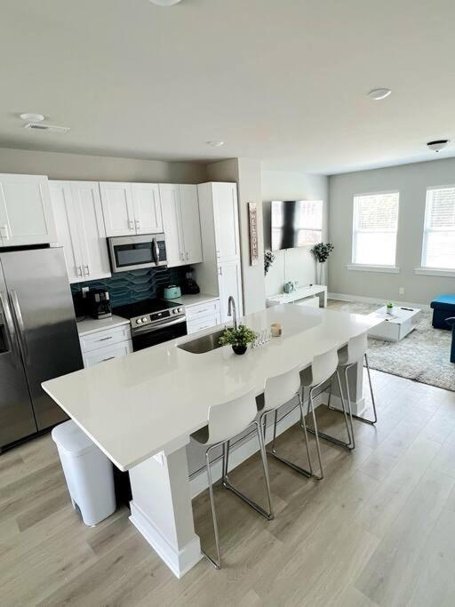 Holiday home Brand New Build 10 Min- Uptown Charlotte