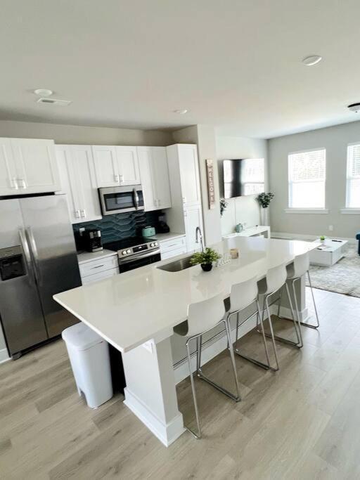 Holiday home Brand New Build 10 Min- Uptown Charlotte