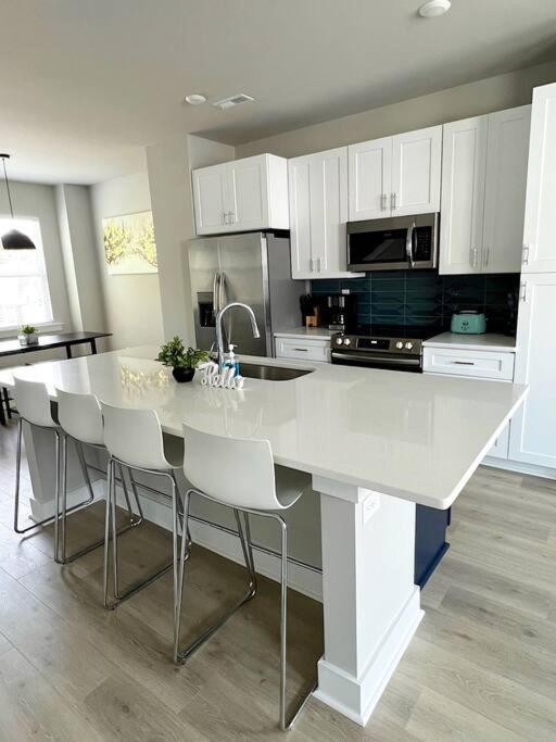 Brand New Build 10 Min- Uptown *