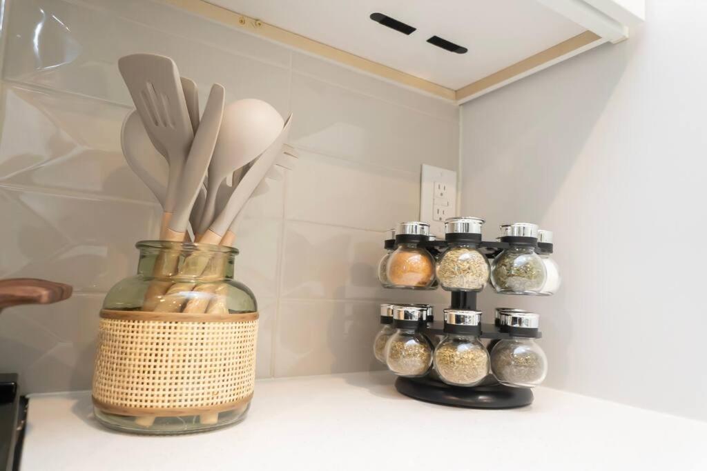 Modern Chic In Trendy Noda Midwood Districts Holiday home *