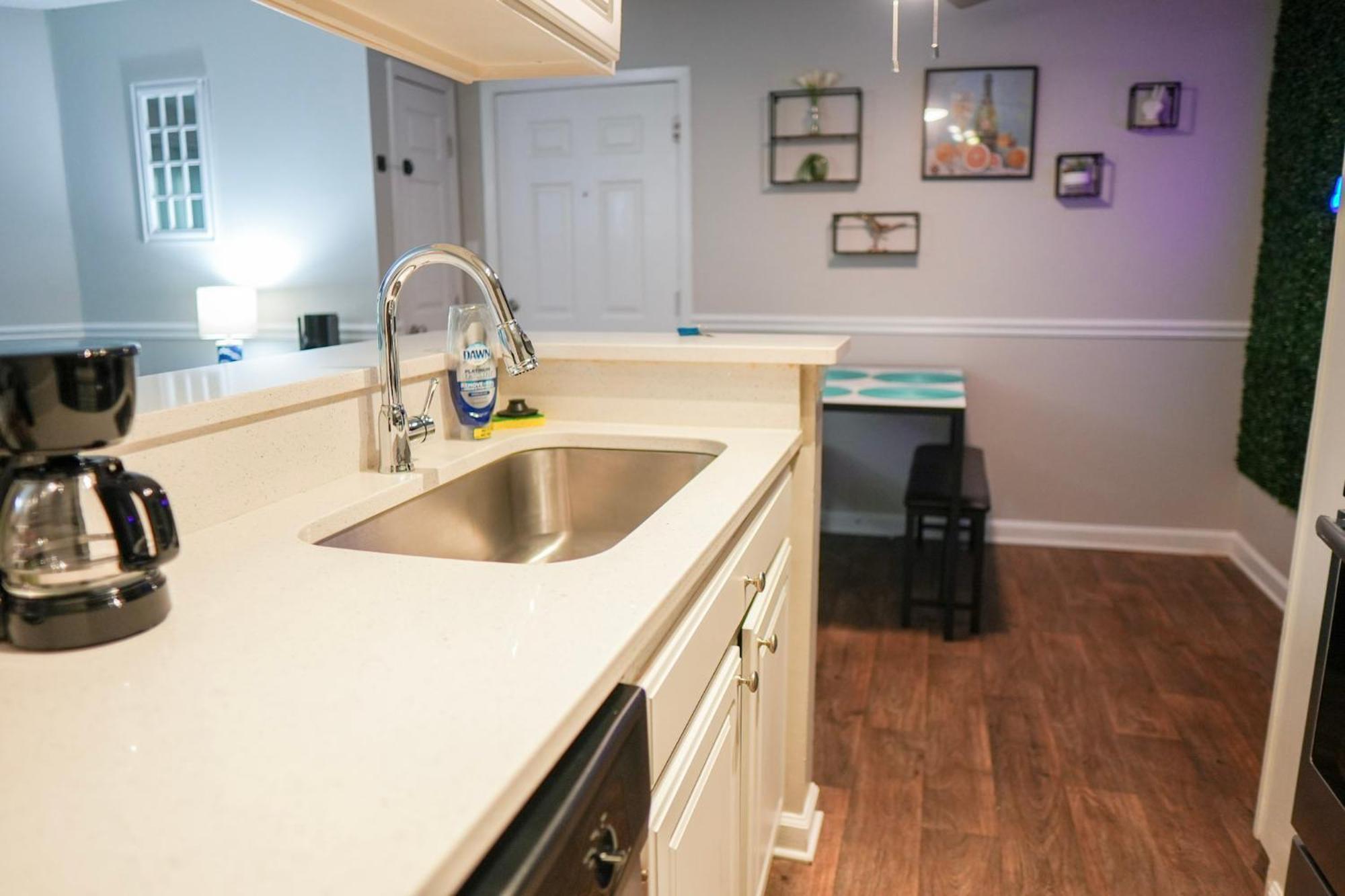 Luxury & Convenience In South End *