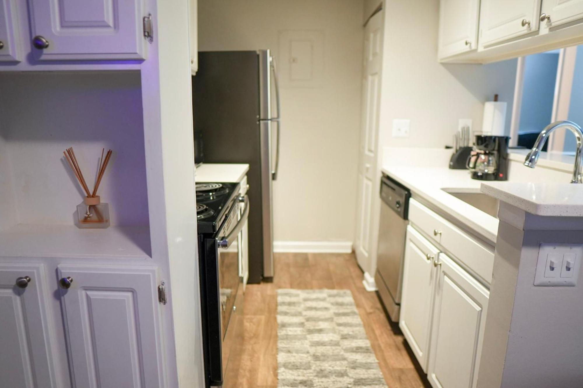 Apartment Luxury & Convenience In South End *